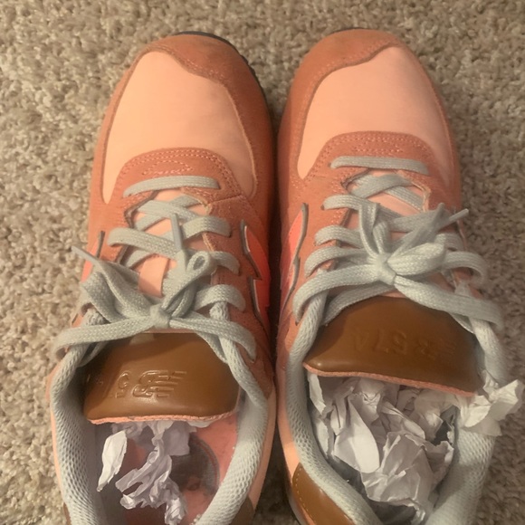 Pink New Balance 574 Woman’s 8/8.5 - Picture 6 of 8